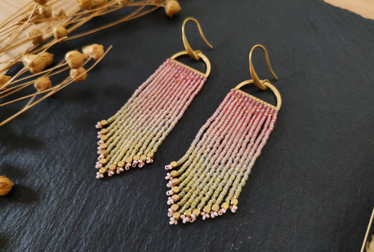 Shimmering fringe earrings "Odoti" with ombre design - light pink & yellow