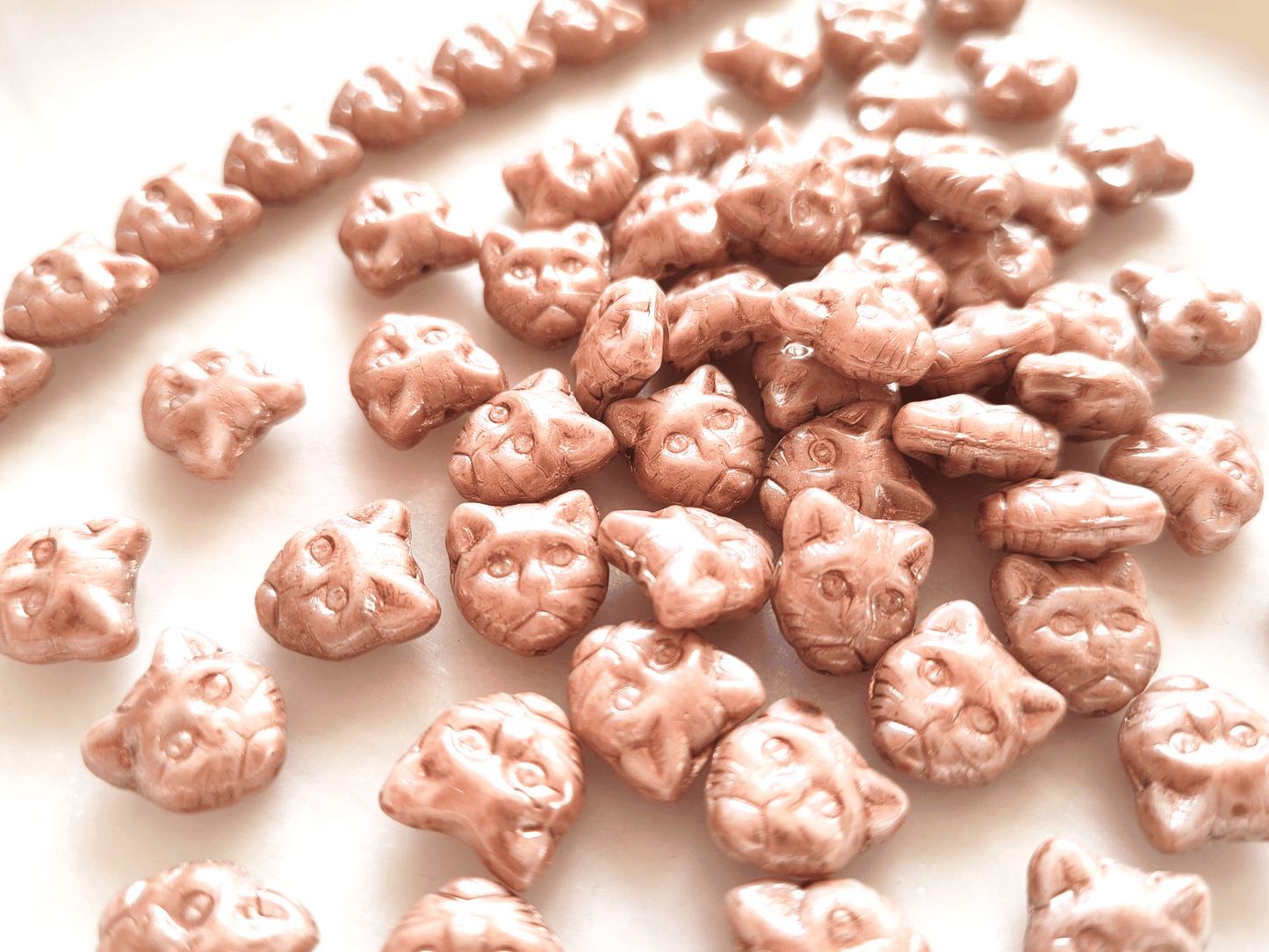 Cat face beads 13mm - beige & copper