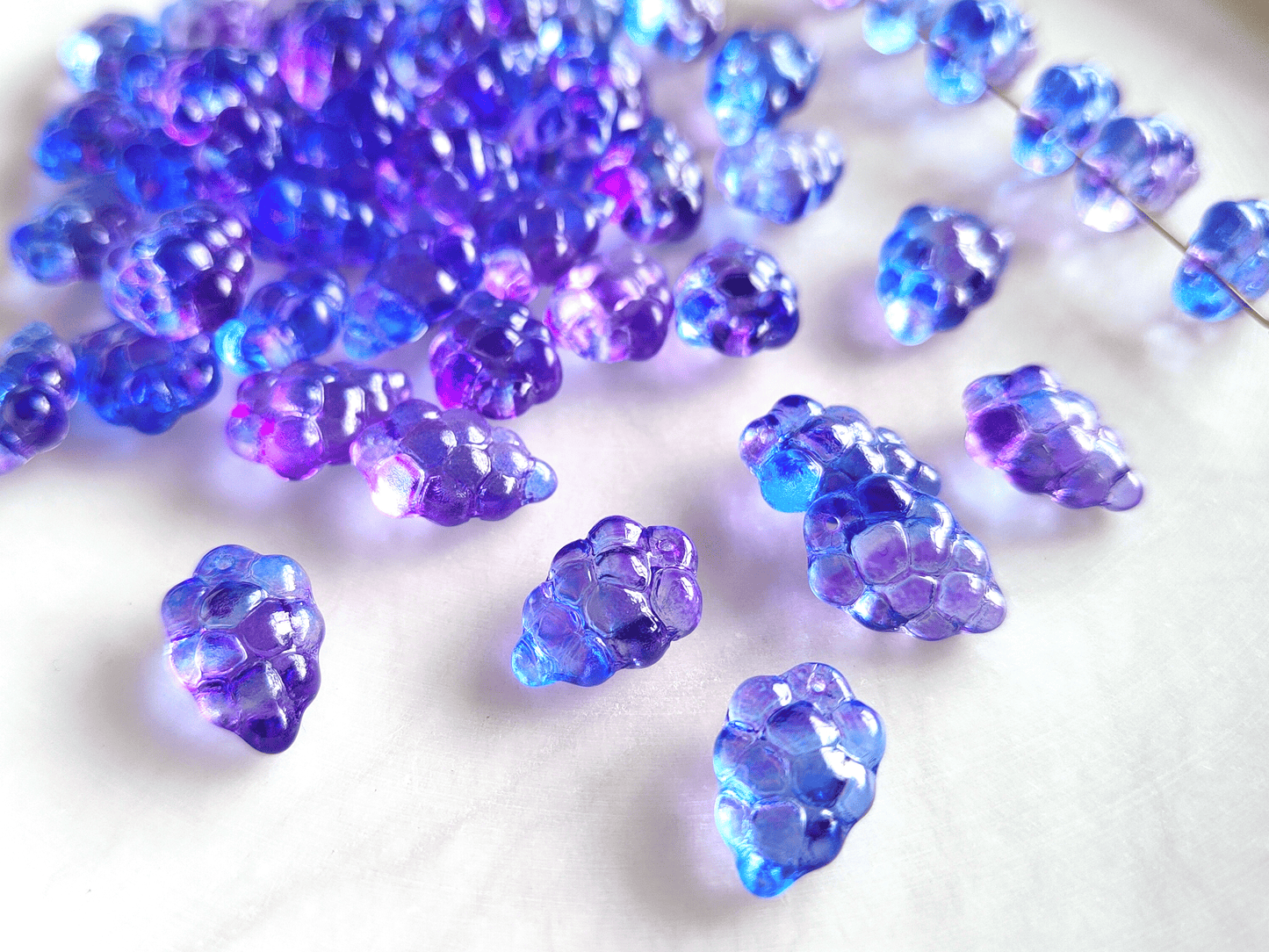 Grape beads 16x11mm - ombre blue & purple