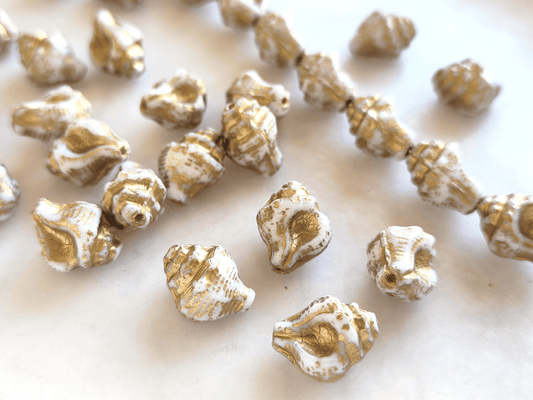 Murex shell beads 15x12mm - white & gold