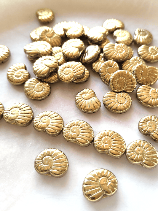 Snail shell beads 17x13mm - shiny gold