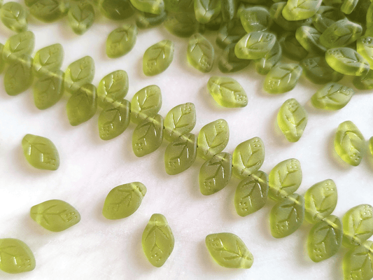 Cherry leaf beads 12mm - matt grass green