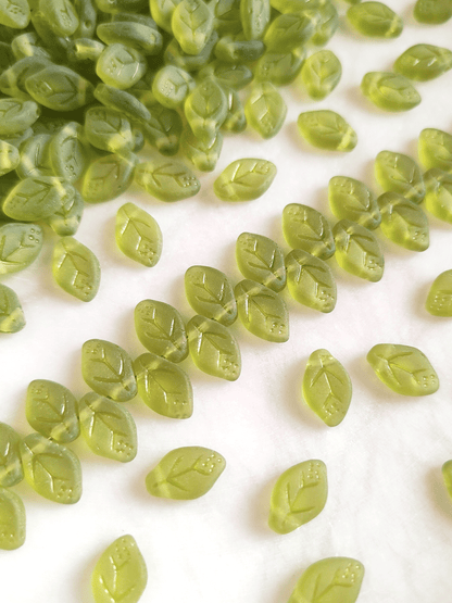 Cherry leaf beads 12mm - matt grass green