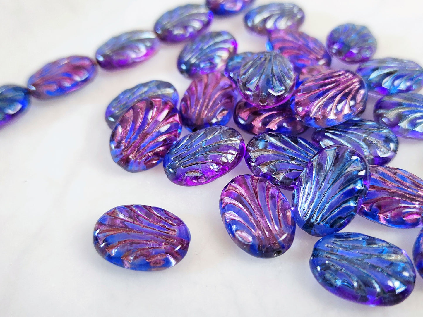 Oval ornament beads 17mm - ombre blue & pink