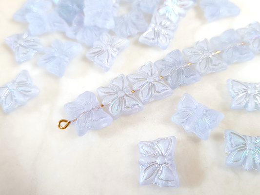 Butterfly beads 15x12mm - pastel lavender iris