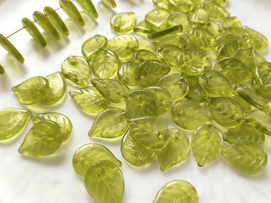 Apple tree leaf beads 18mm - green