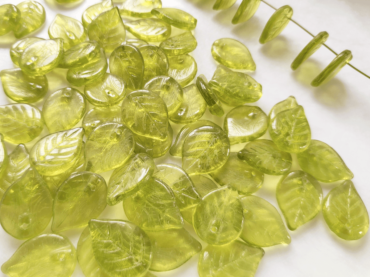Apple tree leaf beads 18mm - green
