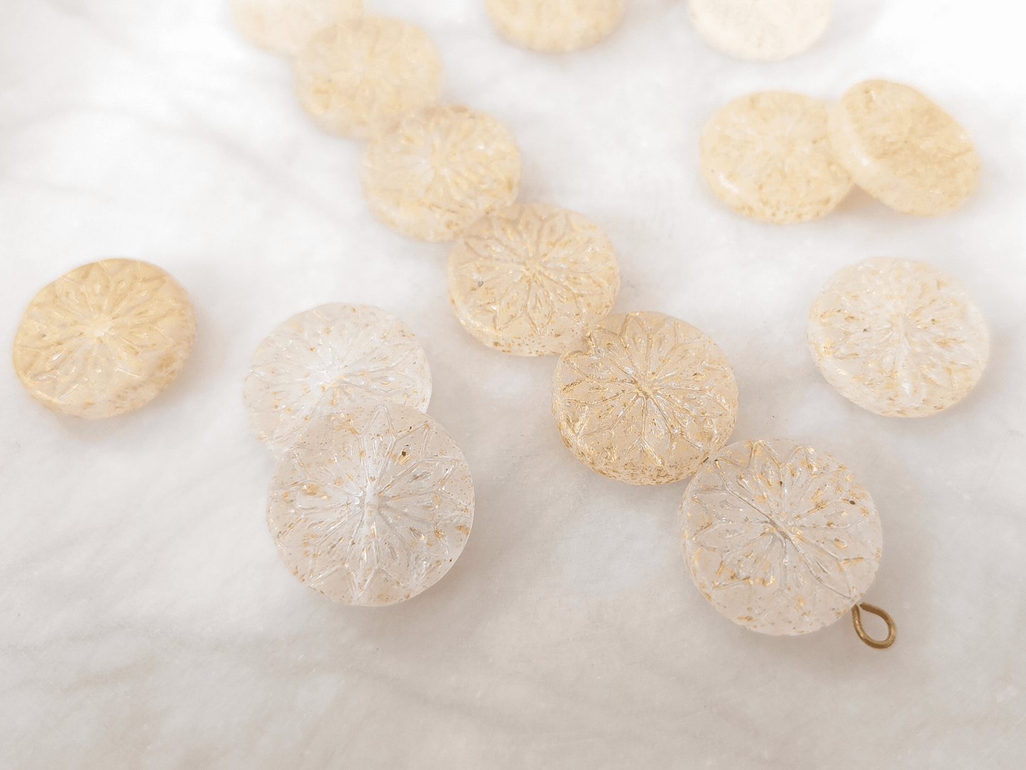 Flower ornament beads 18mm - matt white & gold