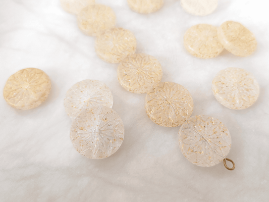 Flower ornament beads 18mm - matt white & gold