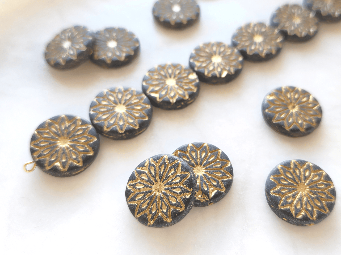 Flower ornament beads 18mm - matt black & gold
