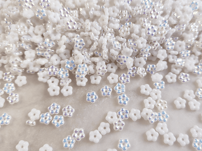 Forget-me-not flower beads 5mm - white iris
