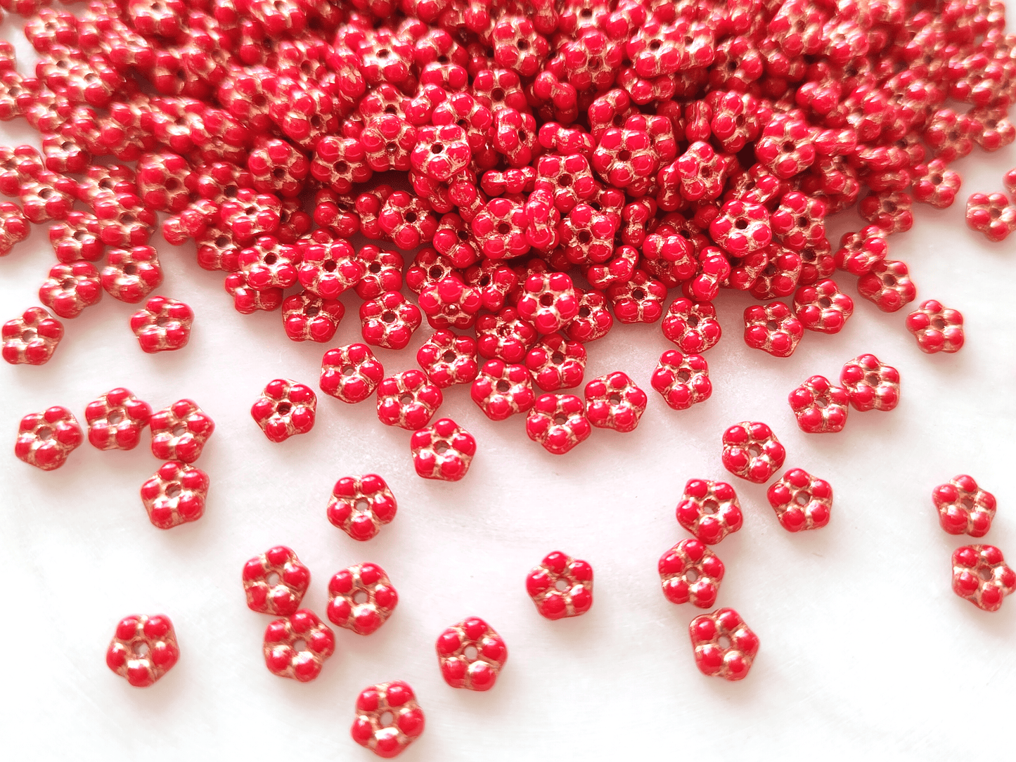 Forget-me-not flower beads 5mm - red & gold