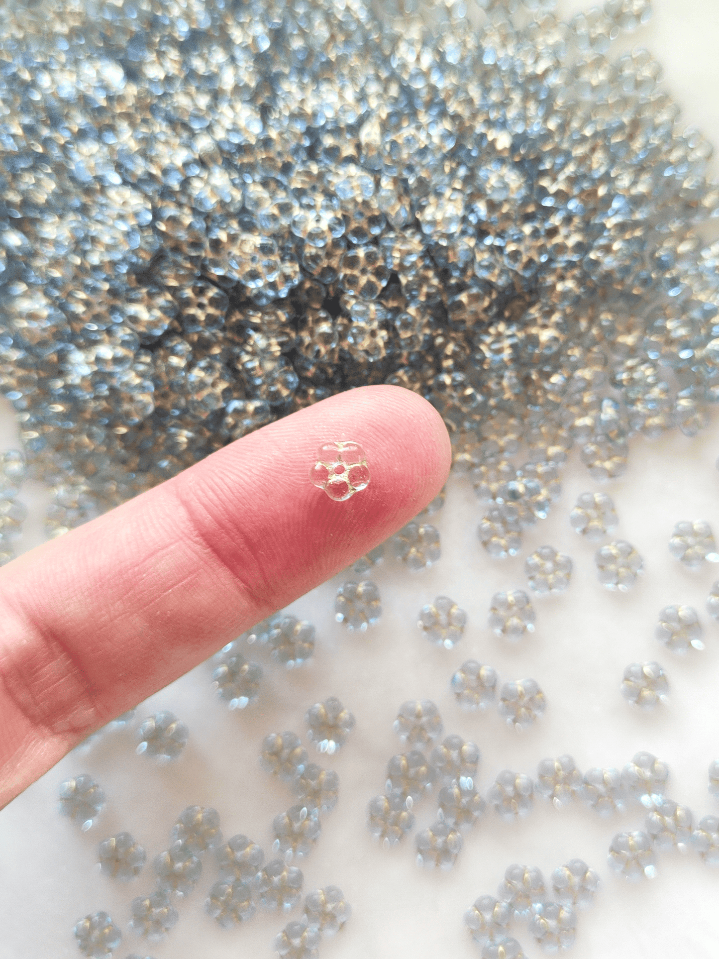 Forget-me-not flower beads 5mm - clear light blue & gold