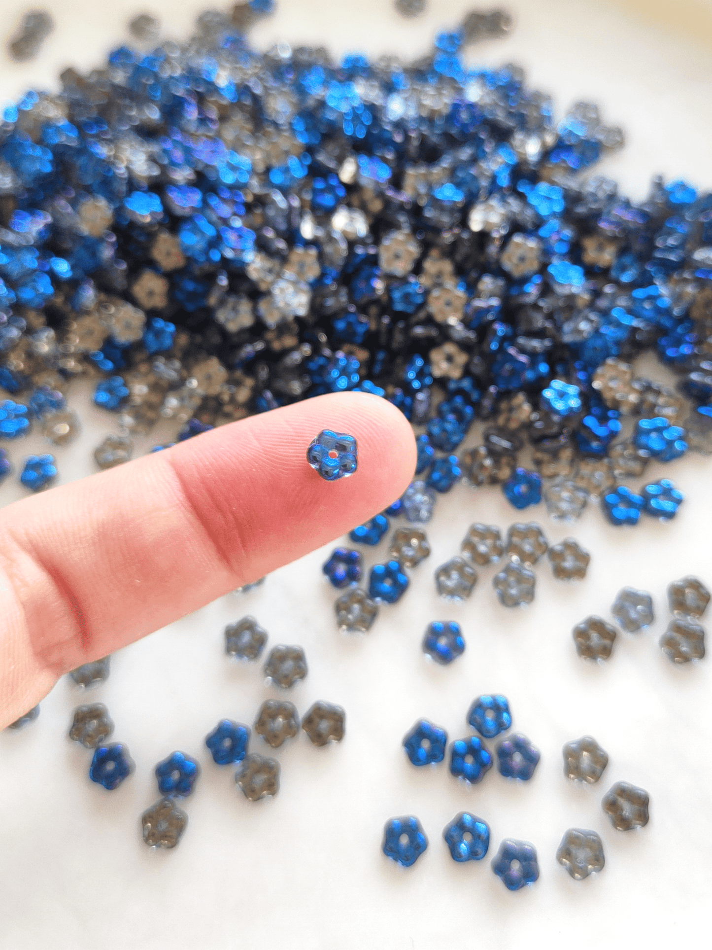 Forget-me-not flower beads 5mm - dark blue & gunmetal
