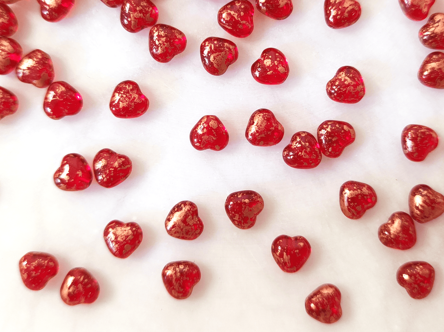 Love heart beads 6mm - red & gold
