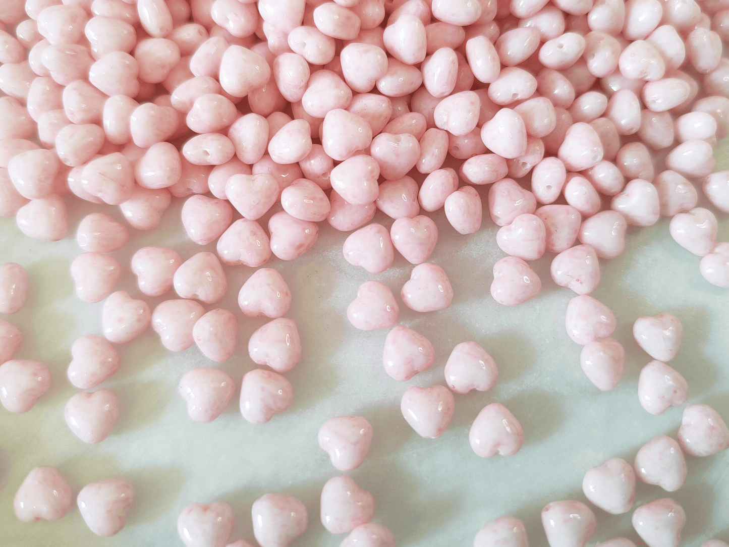 Love heart beads 6mm - salmon / light pink