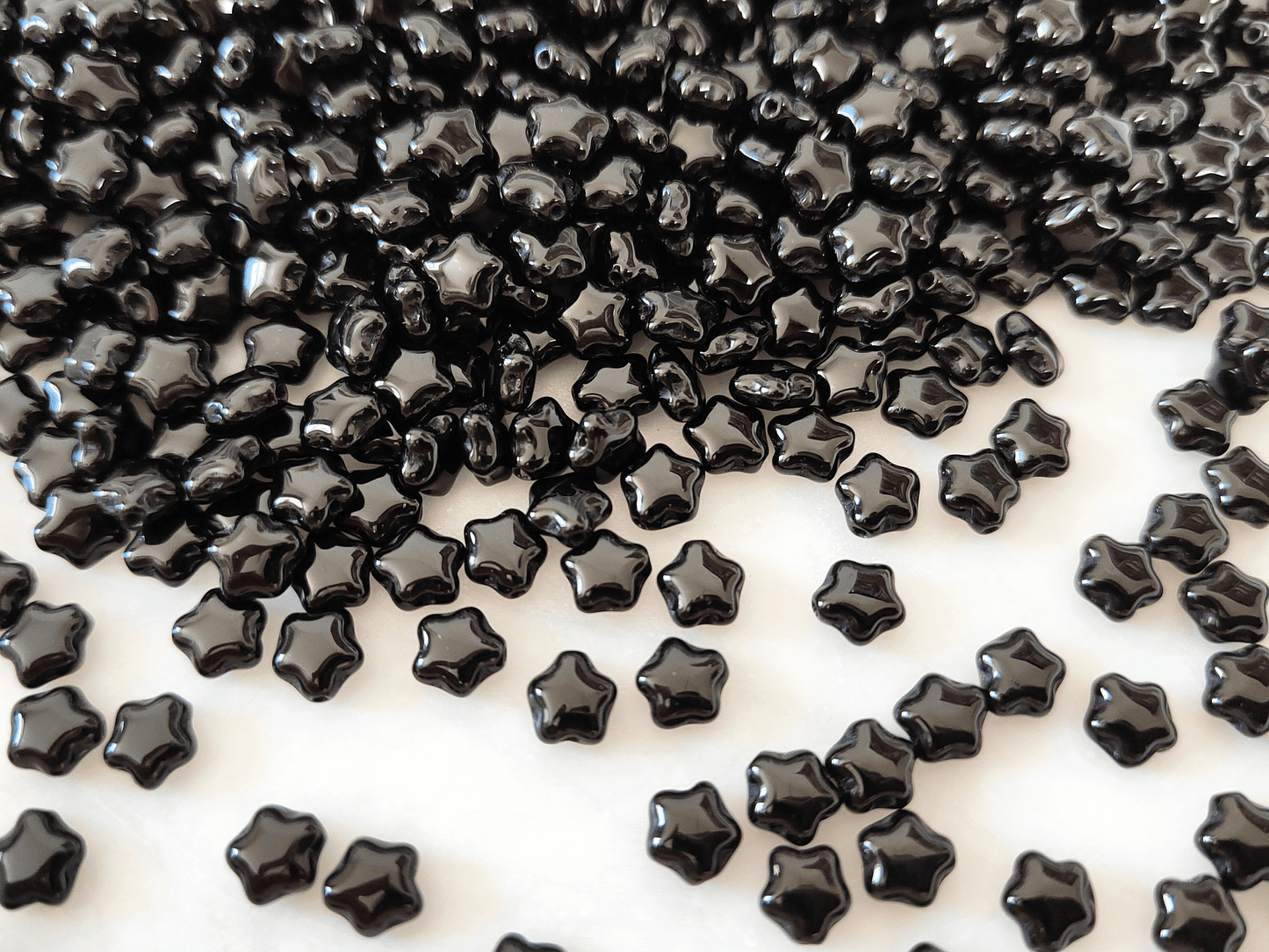 Star beads 6mm - opaque black