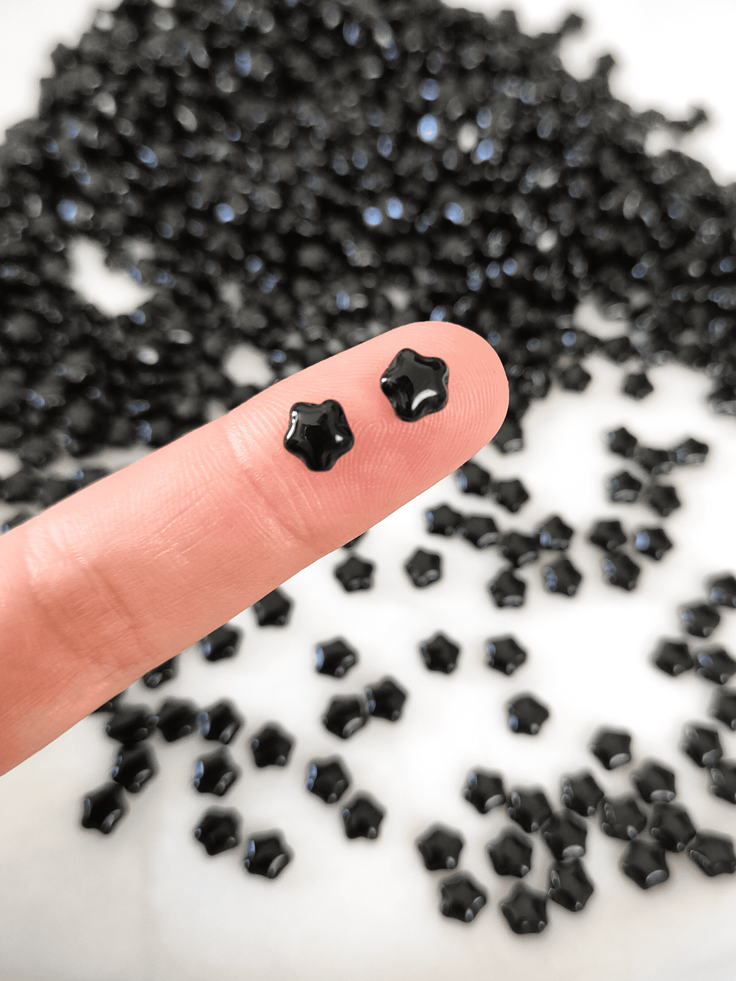 Star beads 6mm - opaque black