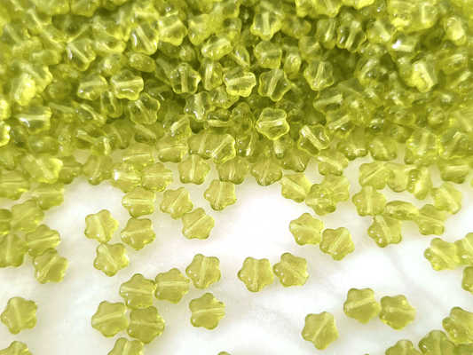 Star beads 6mm - warm light green