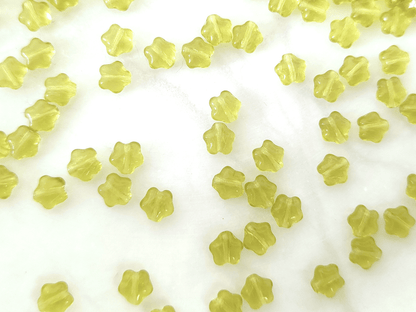 Star beads 6mm - warm light green