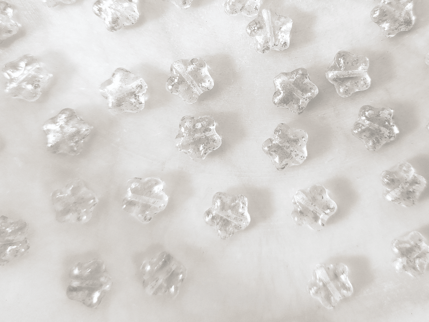 Star beads 8mm - colorless & silver speckles