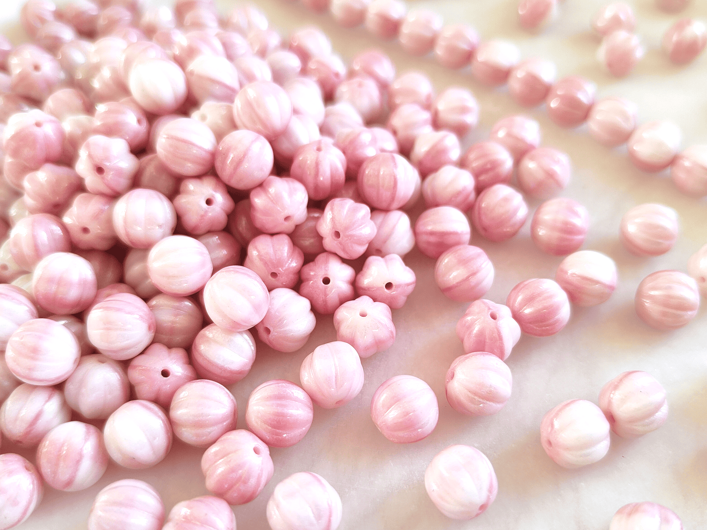 Melon beads 8mm - ombre white & light pink