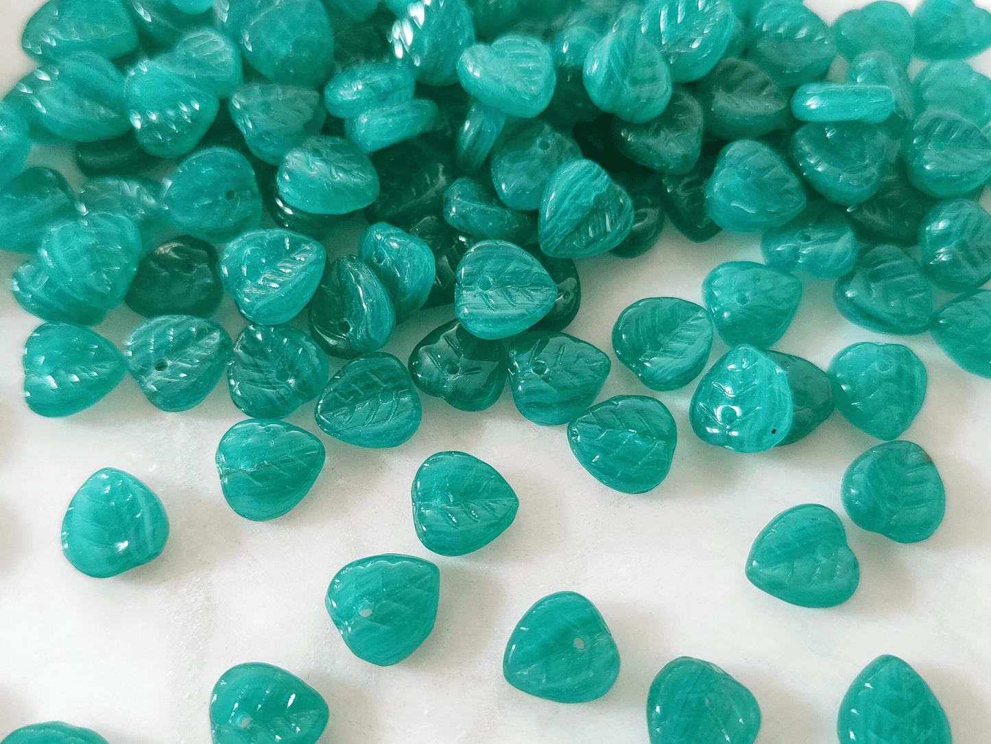 Linden leaf beads 9mm - spruce green