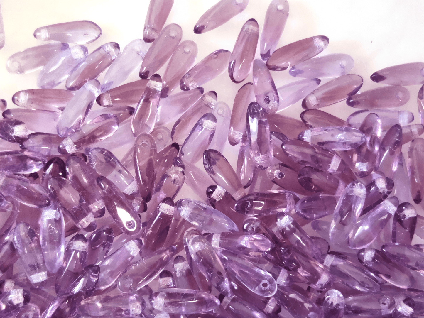 Dagger beads 3x11mm - lavender