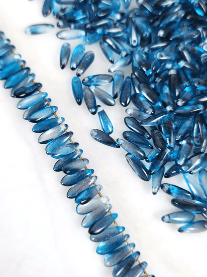 Dagger beads 3x11mm - ombre Caribbean blue & ink blue
