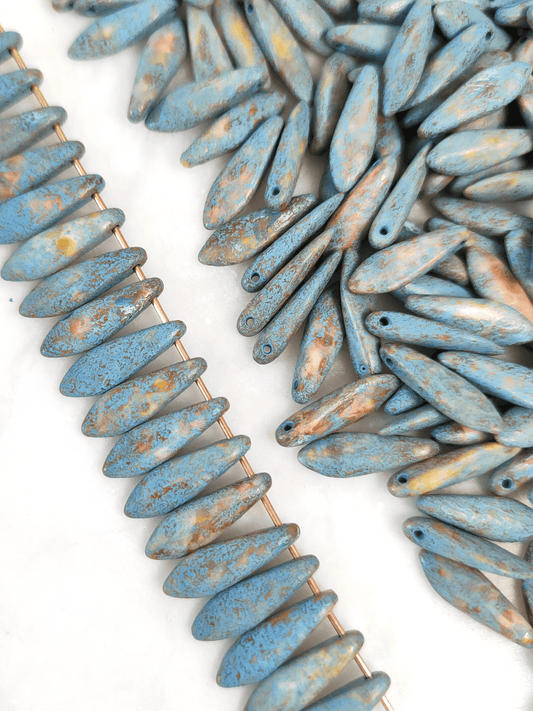 Dagger beads 5x16mm - beige & light blue