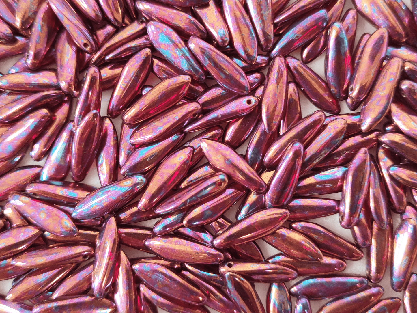 Dagger beads 5x16mm - metallic red & oil-style stains