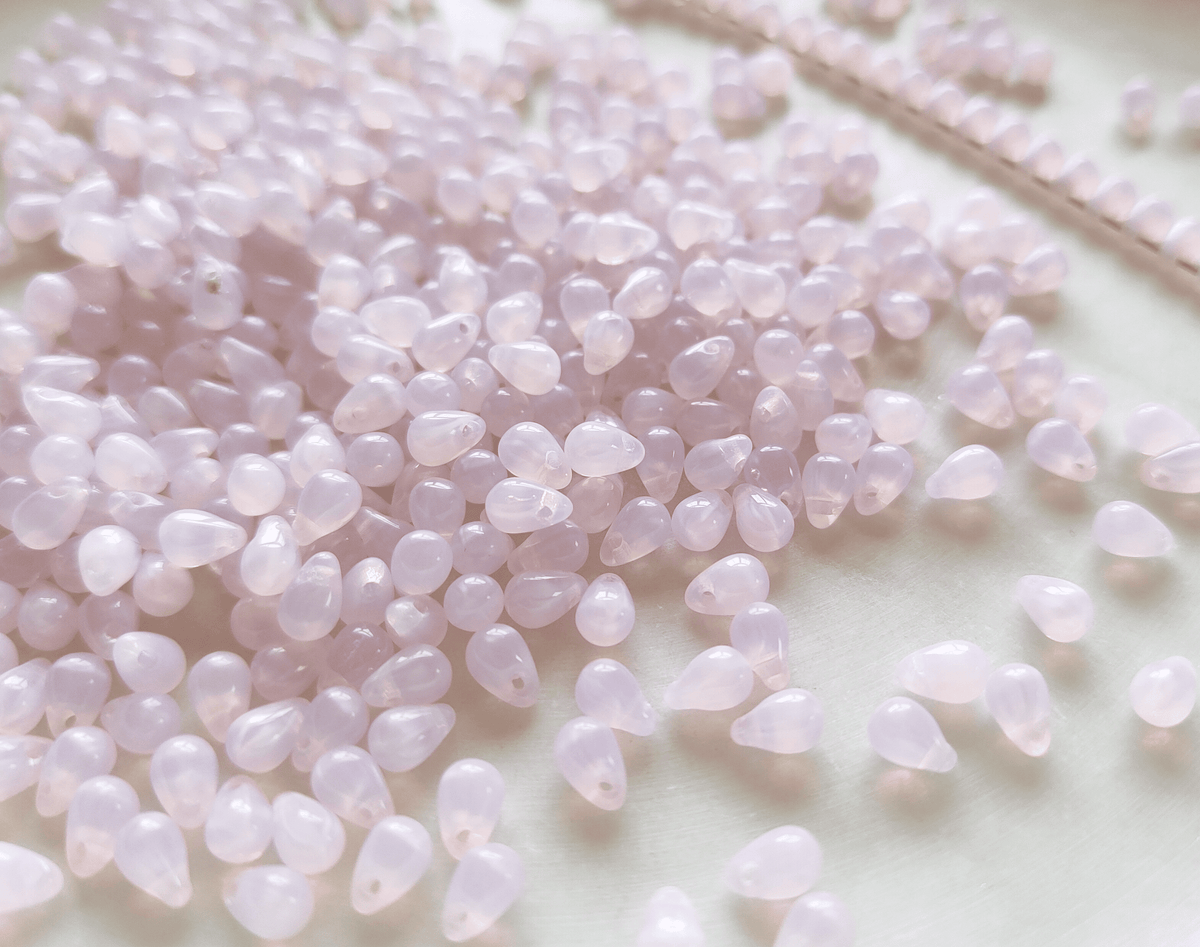 Tropfen 4x6mm - milchig Rosa