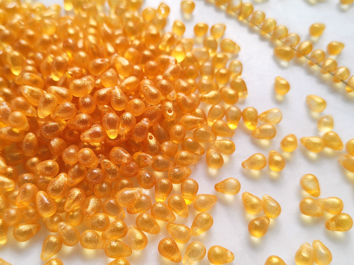 Drop beads 4x6mm - sun yellow glitter