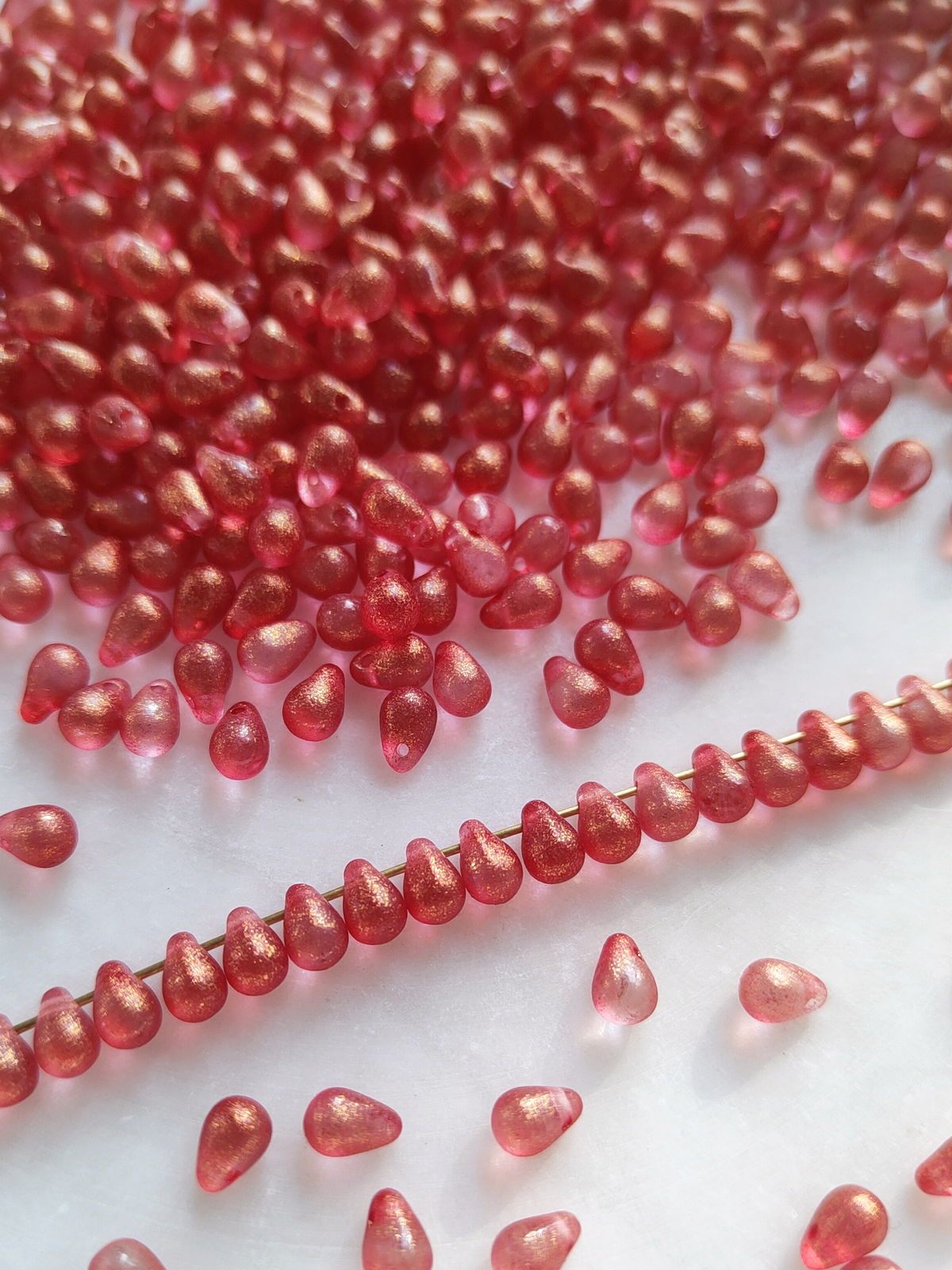 Tropfen 4x6mm - Rot Glitzer