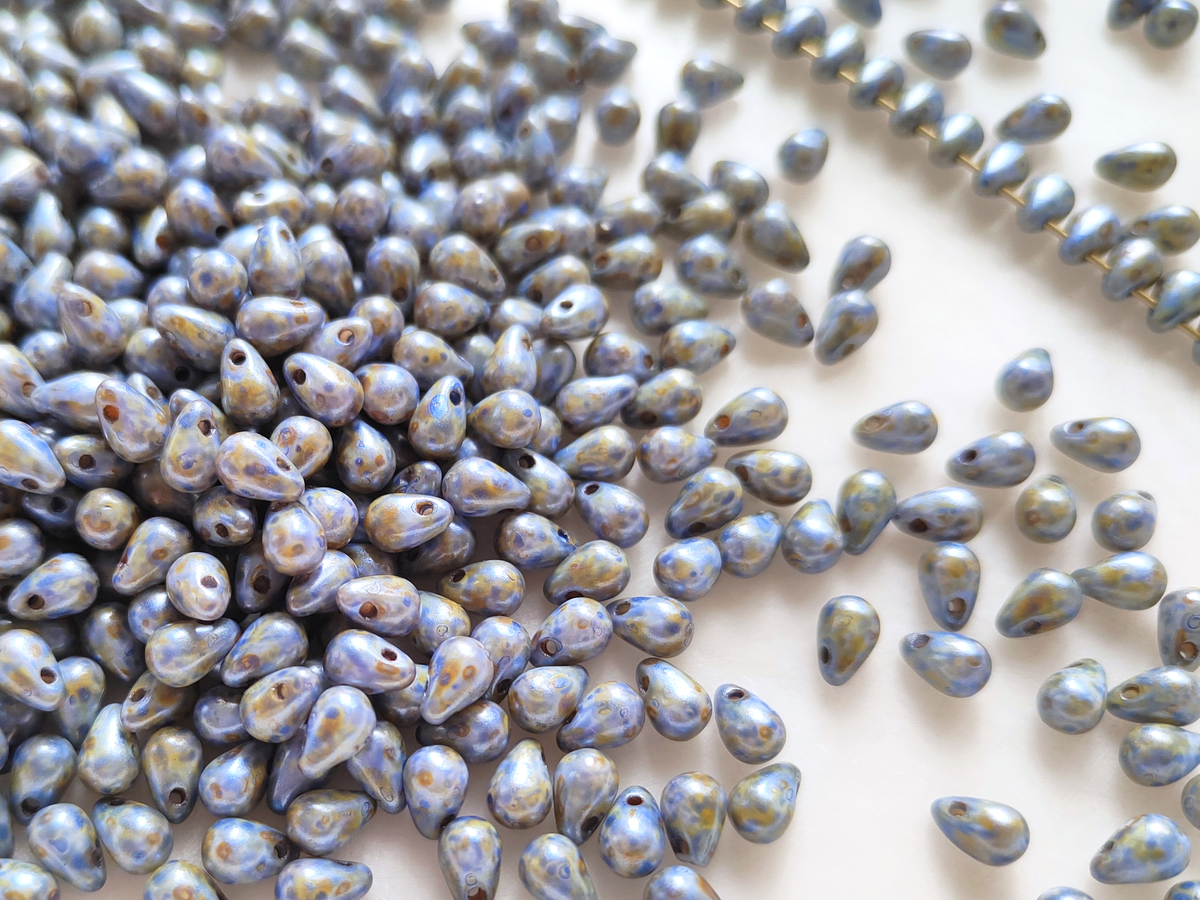 Drop beads 4x6mm - powder blue & beige Picasso