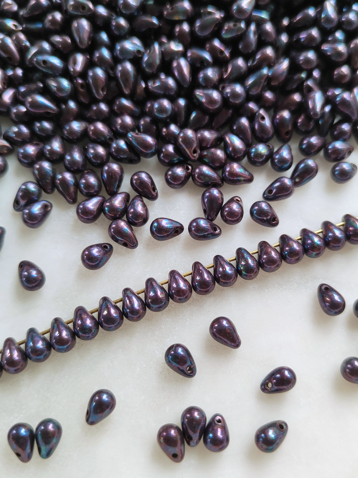 Drop beads 4x6mm - matt metallic purple