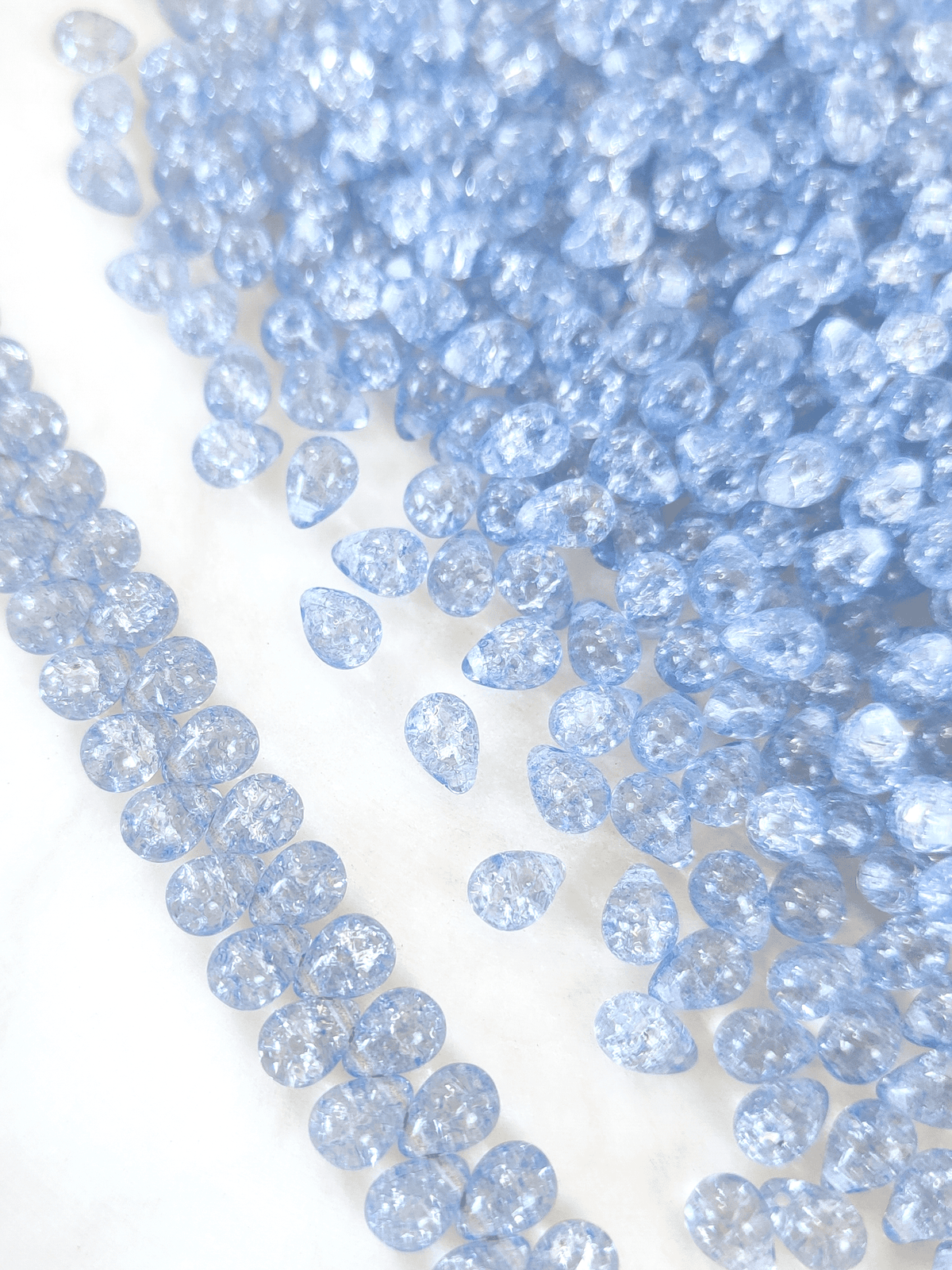 Tropfen 5x7mm - Himmelblau Crackle