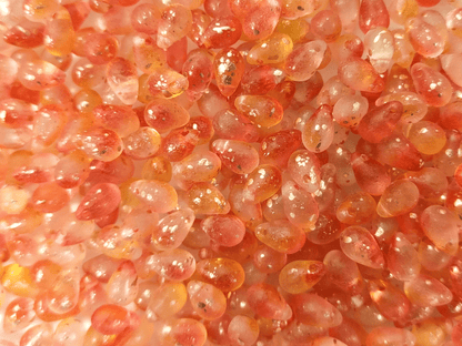 Drop beads 6x9mm - ombre prange & red, golden speckles