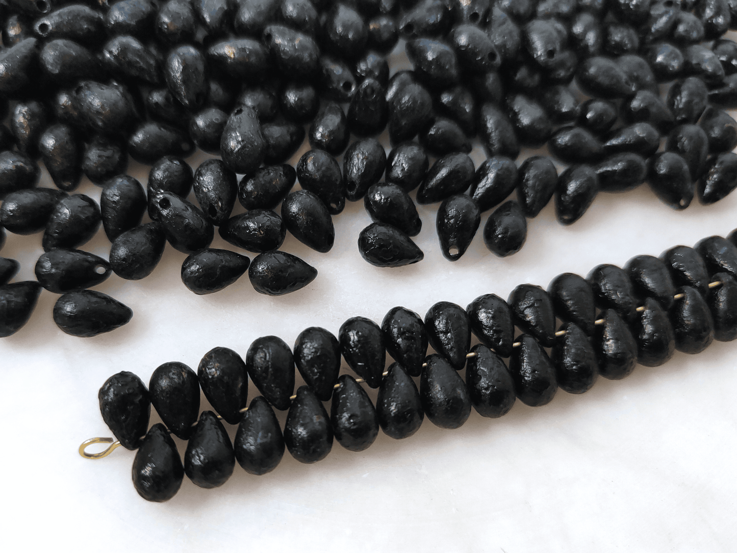 Drop beads 6x9mm - black etched