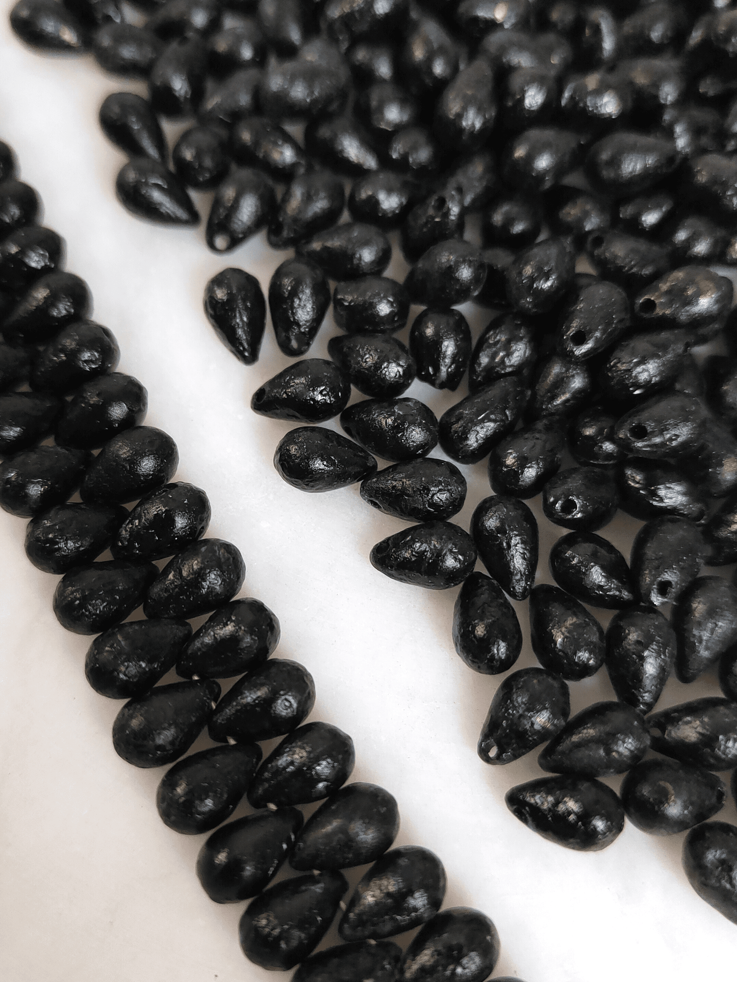 Drop beads 6x9mm - black etched