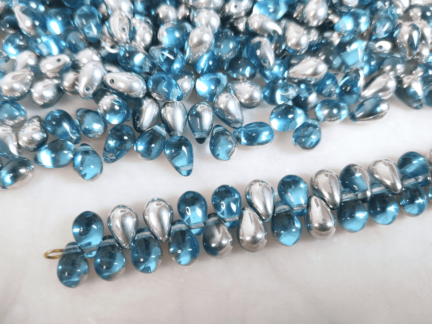 Drop beads 6x9mm - sky blue & silver