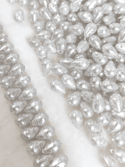Drop beads 6x9mm - silver crackle