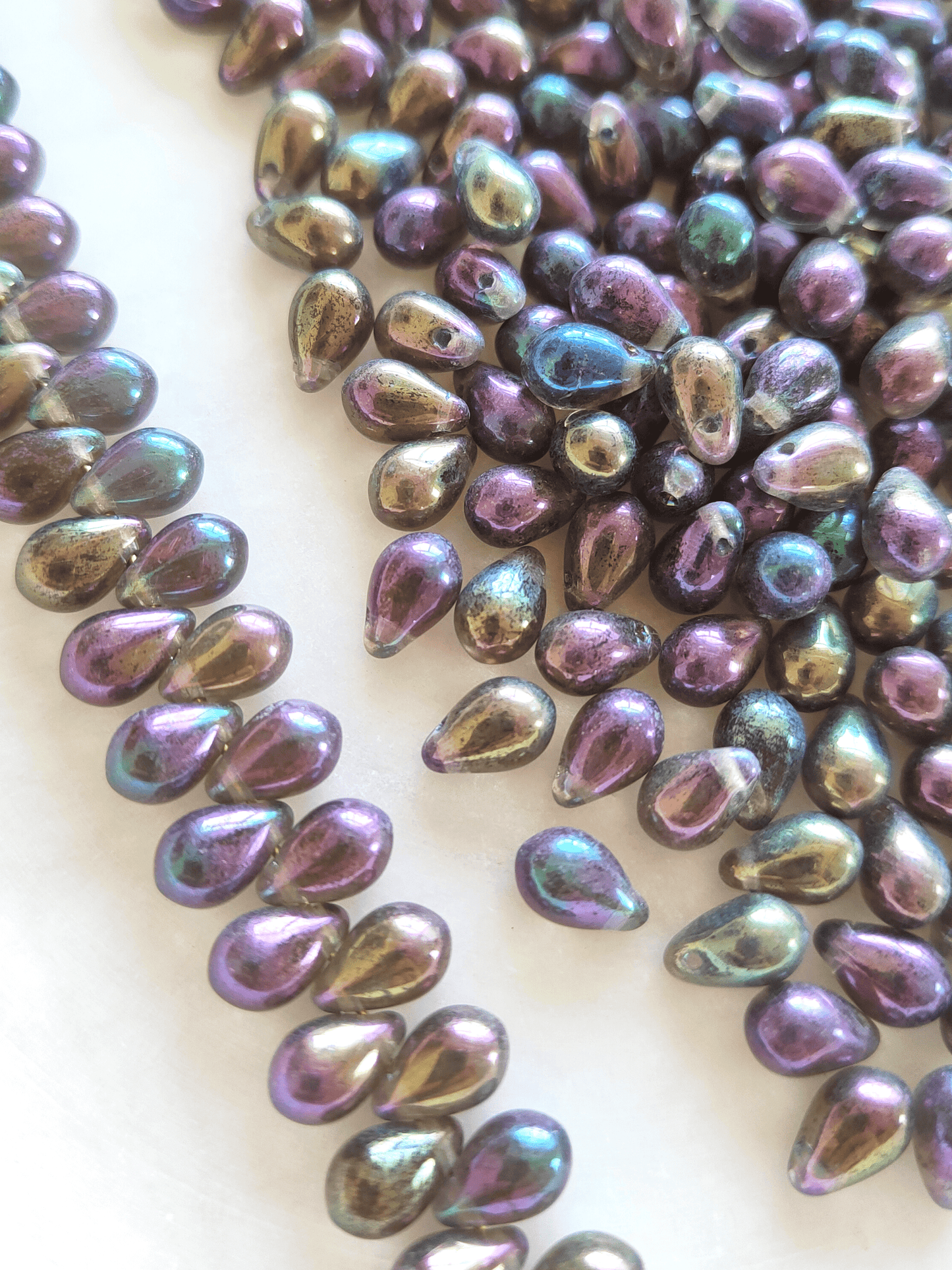 Drop beads 6x9mm - rainbow luster