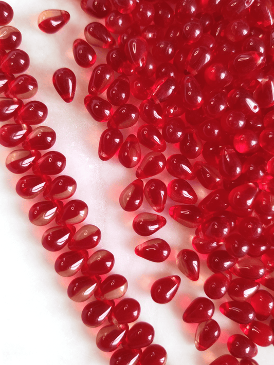 Drop beads 6x9mm - vibrant red & colorless