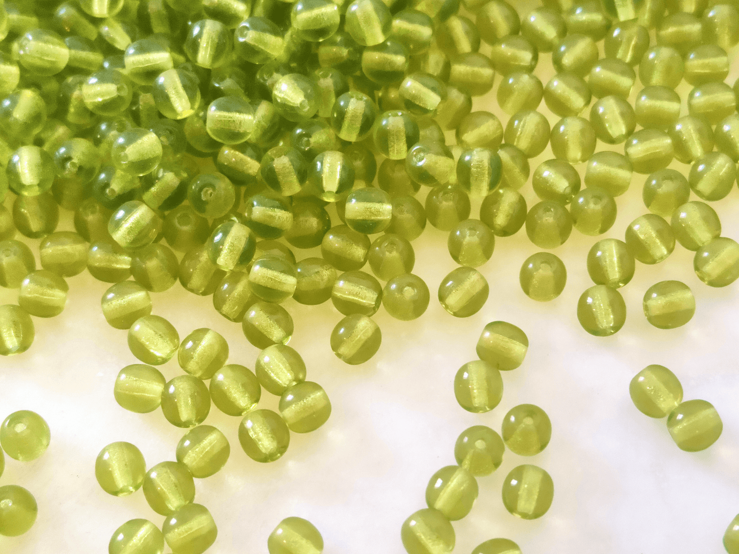 4mm round beads - grass green