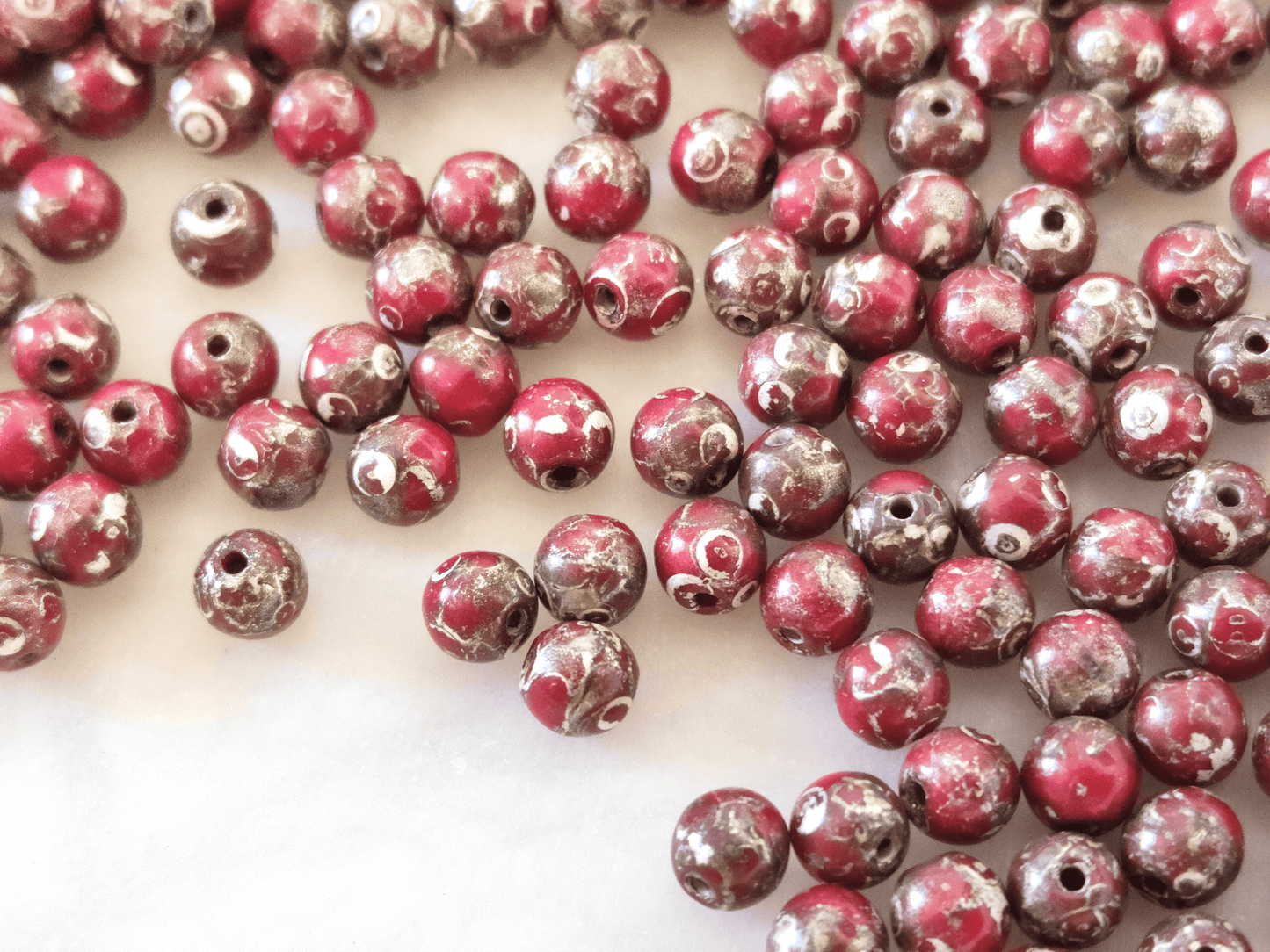 4mm runde Perlen - Dunkelrot & Silber Picasso