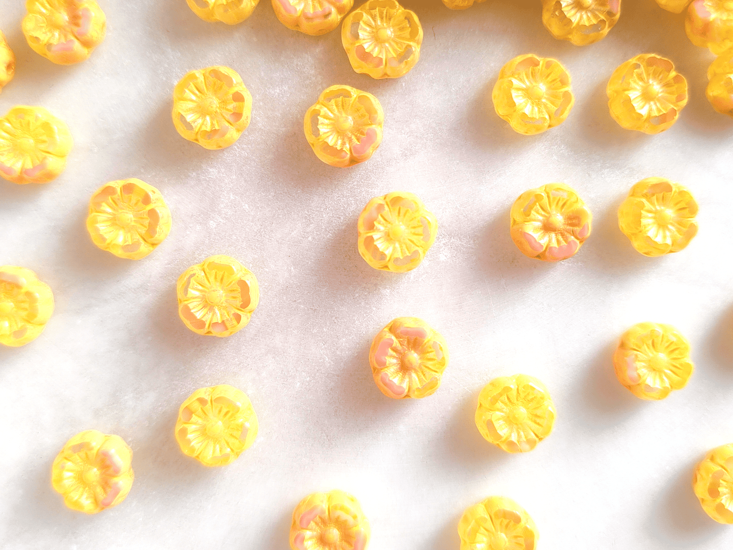 Hawaii flower beads 8mm - colorless, light pink & yellow