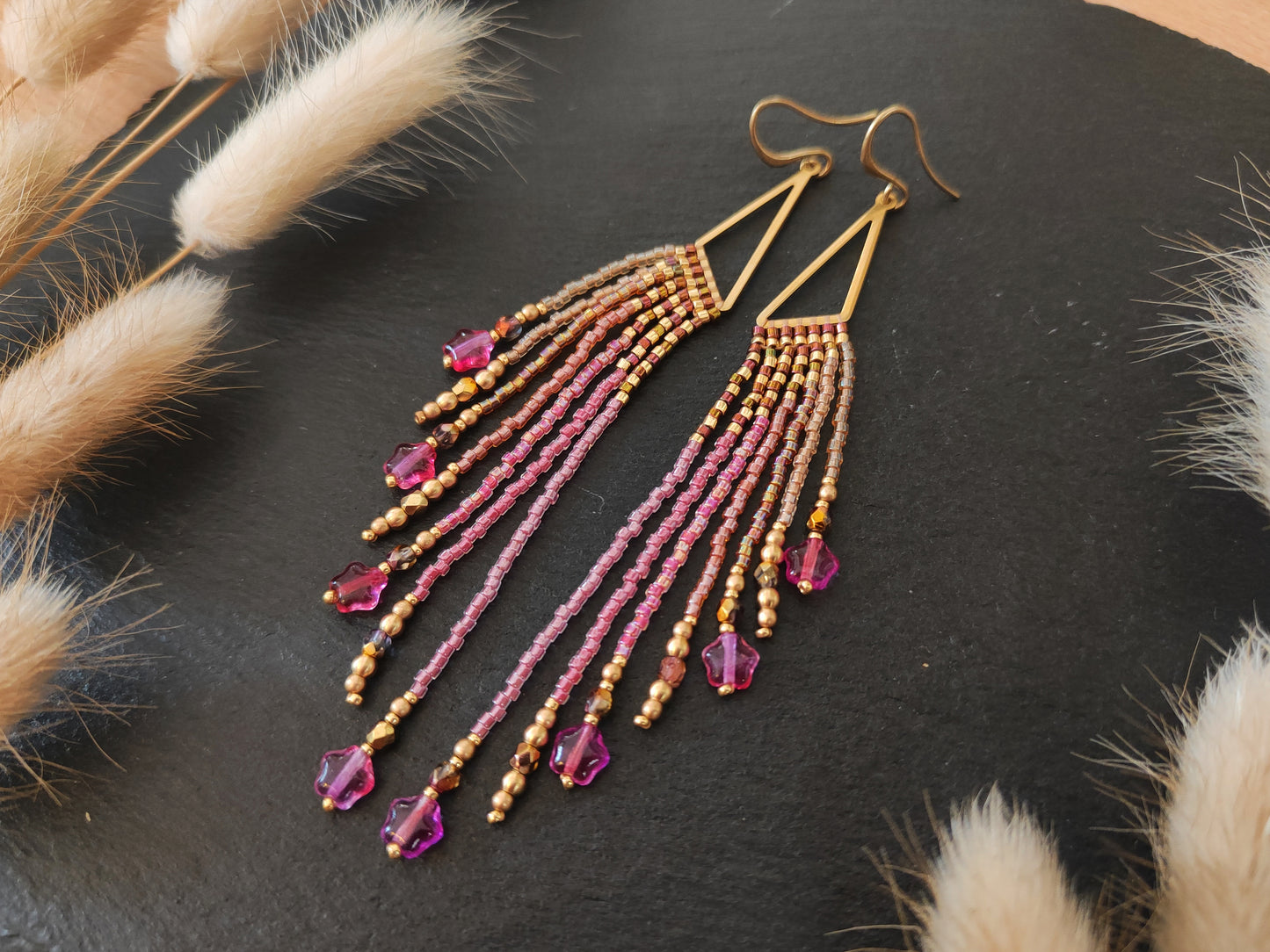 Fransen-Ohrringe "Zerah" mit gespiegelten Design - Pink & Sterne