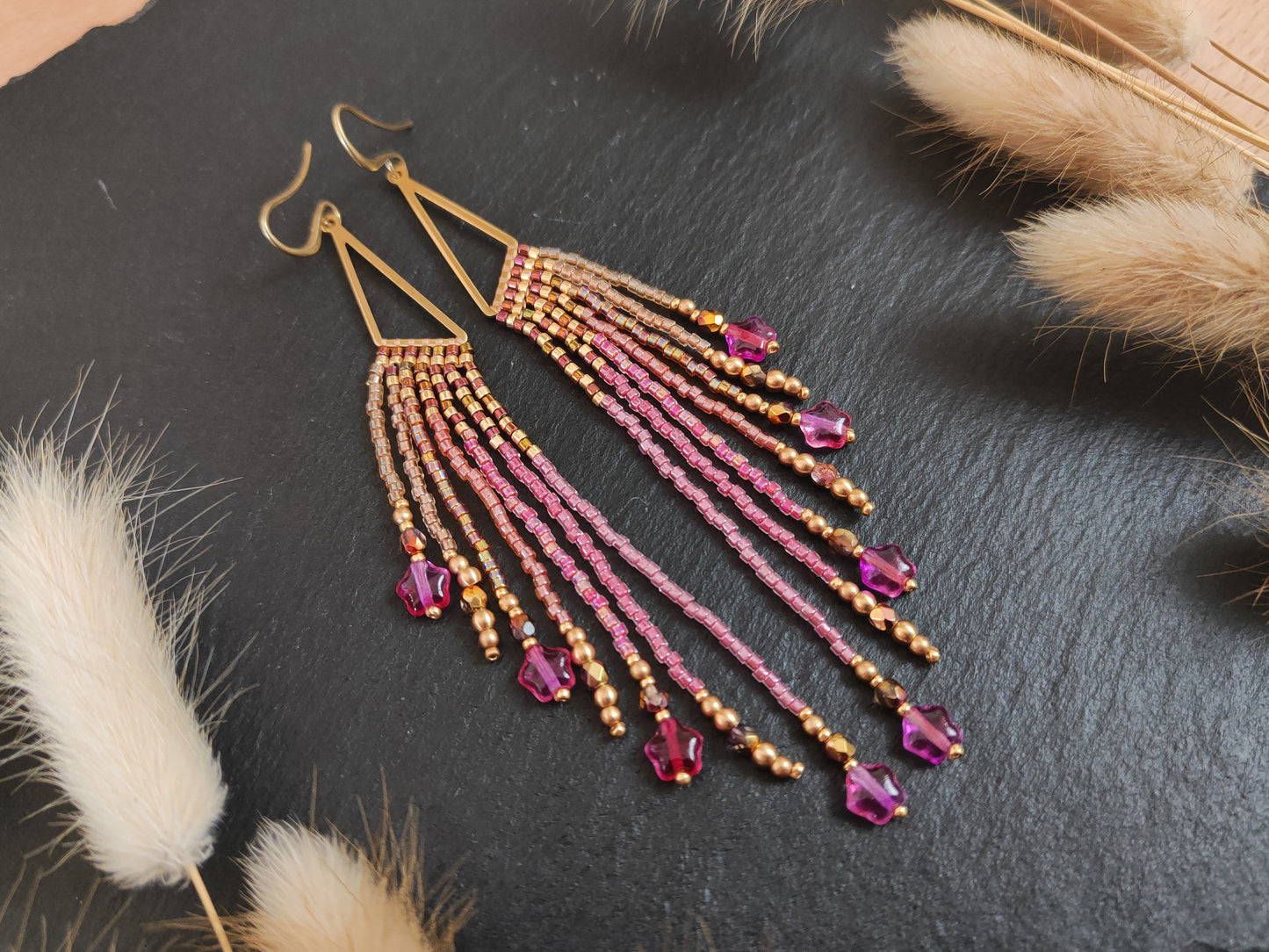 Fransen-Ohrringe "Zerah" mit gespiegelten Design - Pink & Sterne